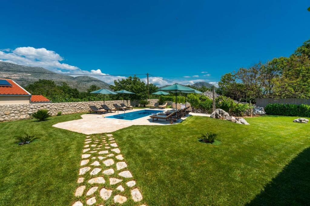 Vila Vergatum-Privacy,Gym,Billiards,Table Tennis Donji Brgat 外观 照片