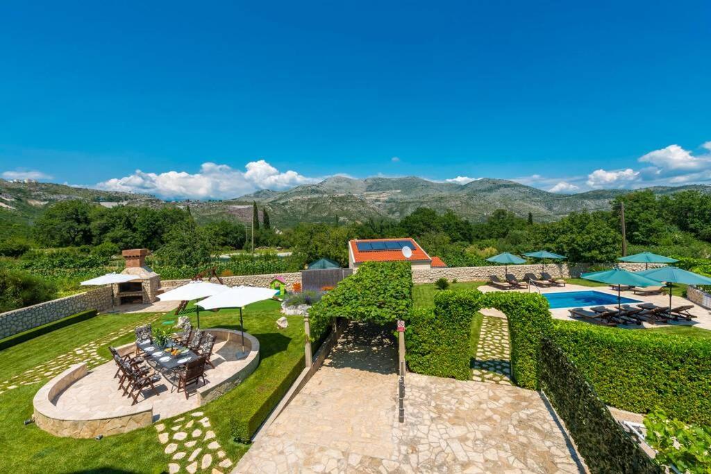 Vila Vergatum-Privacy,Gym,Billiards,Table Tennis Donji Brgat 外观 照片