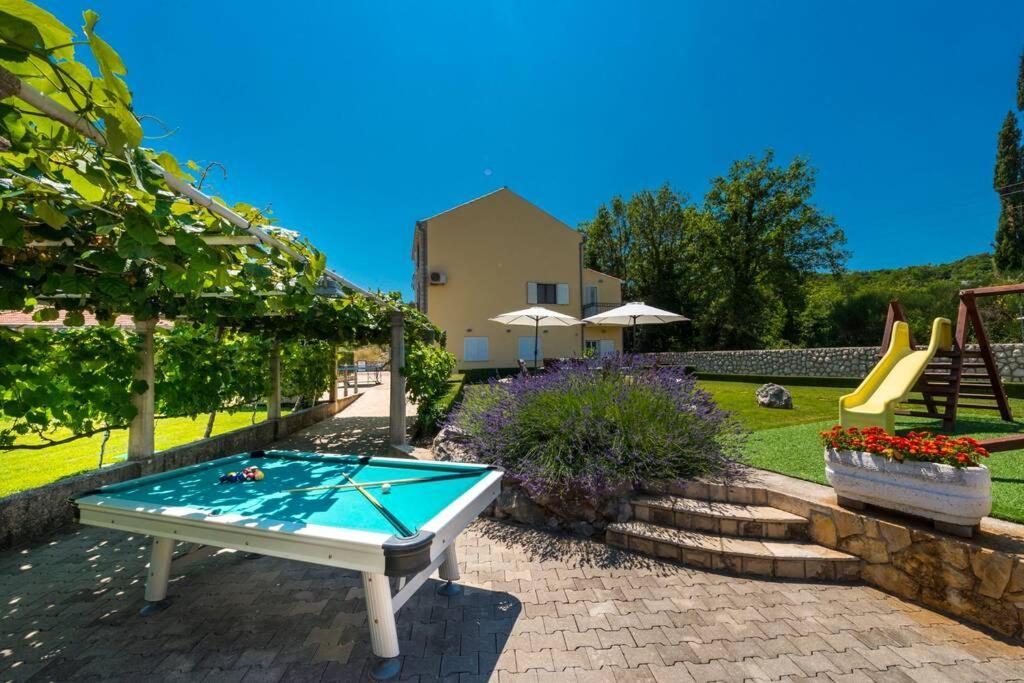 Vila Vergatum-Privacy,Gym,Billiards,Table Tennis Donji Brgat 外观 照片