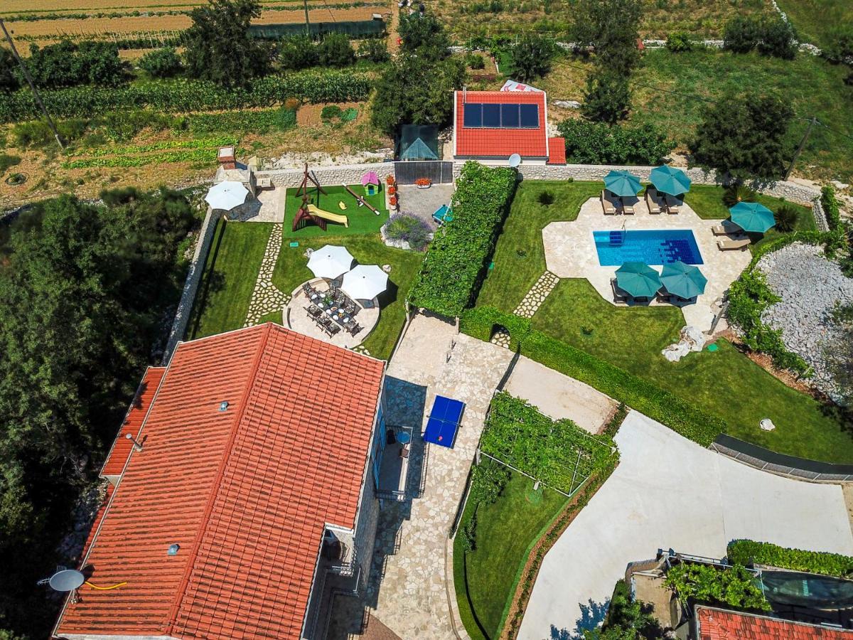 Vila Vergatum-Privacy,Gym,Billiards,Table Tennis Donji Brgat 外观 照片