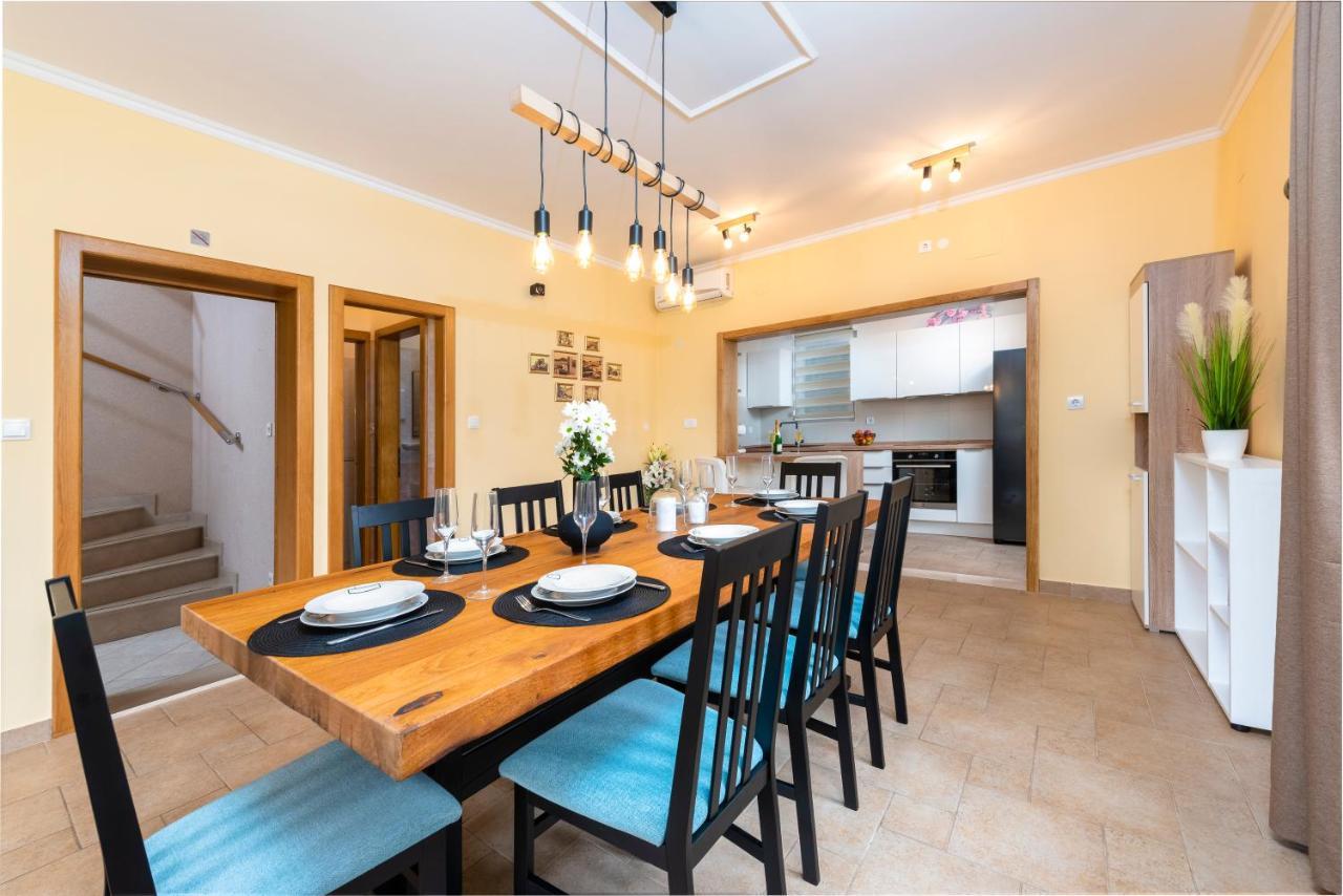 Vila Vergatum-Privacy,Gym,Billiards,Table Tennis Donji Brgat 外观 照片